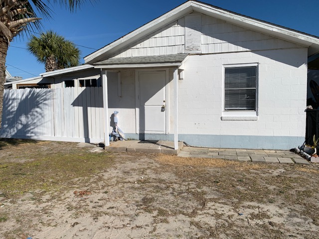 618 Wisteria Street - B